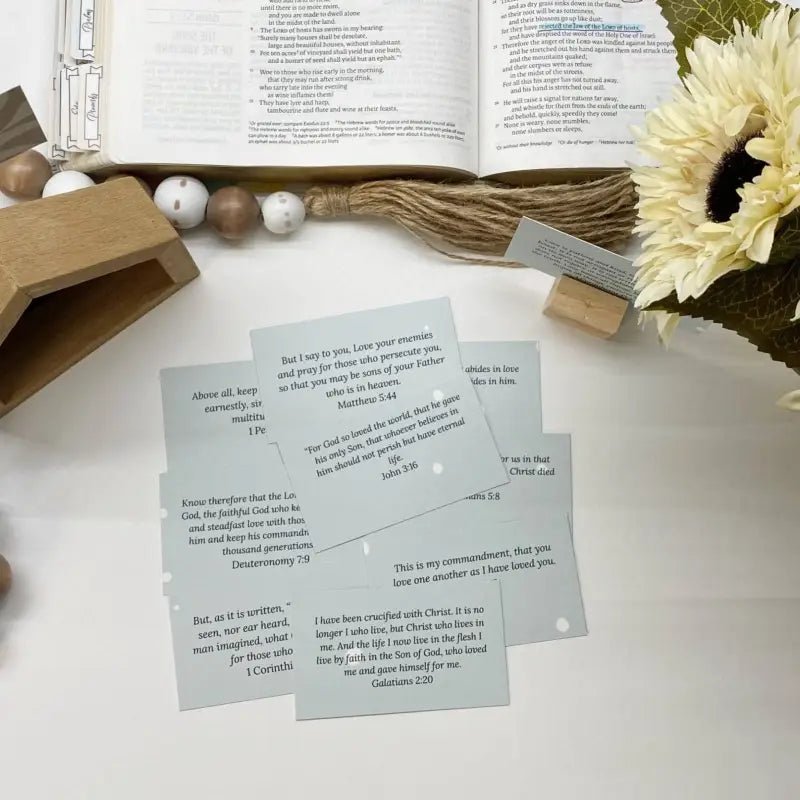 Love Pocket-Sized Scripture Cards - Prayer Cards