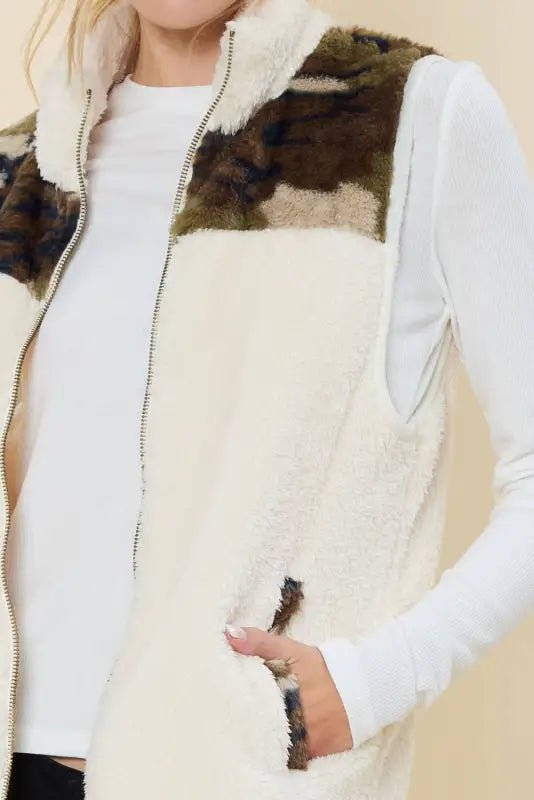 Soft Fleece Cream Vest Withy Camo Print Shoulders - Vests fuzzy vest camouflage accents