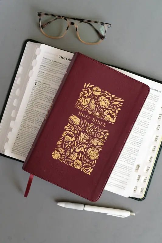 The KJV Study Bible Indexed (Crimson Bouquet) - Bibles maroon holy bible gold floral