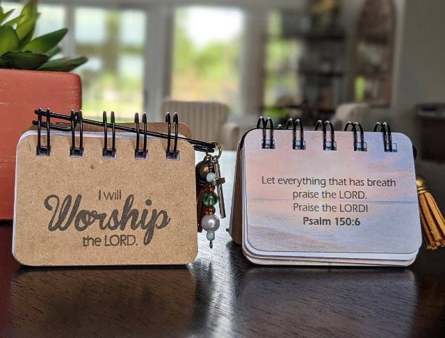 Worship Flip | Portable Scripture Guide for Daily Worship and Reflection

